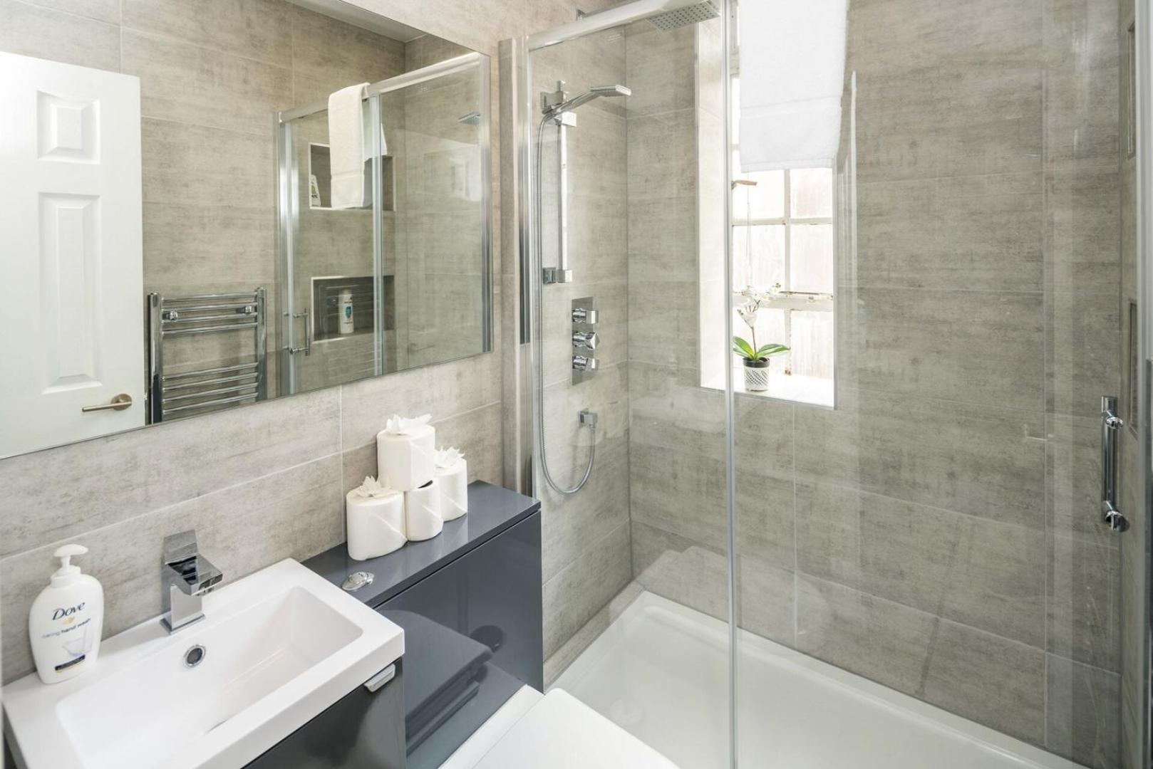 New Sleek & Modern Studio In The Heart Of Chelsea Londyn Zewnętrze zdjęcie
